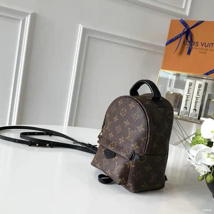 LV 19T1L0424 Bags 0511